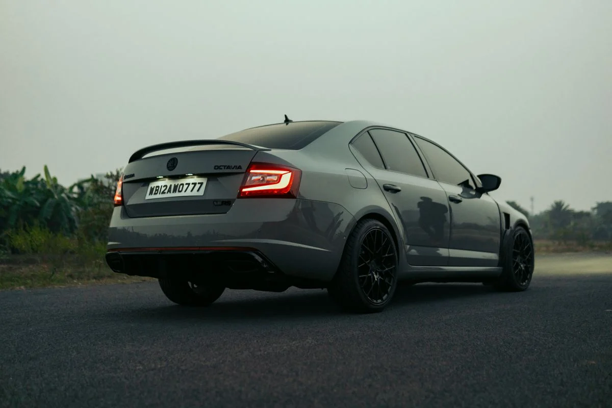Škoda Octavia, zadnja strana, siva